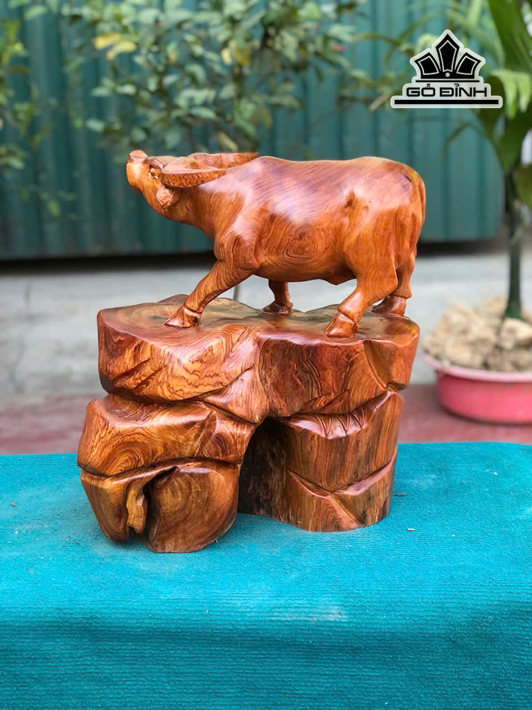 tuong-trau-go-huong-cao-43-ngang-38-sau-22-cm-460635
