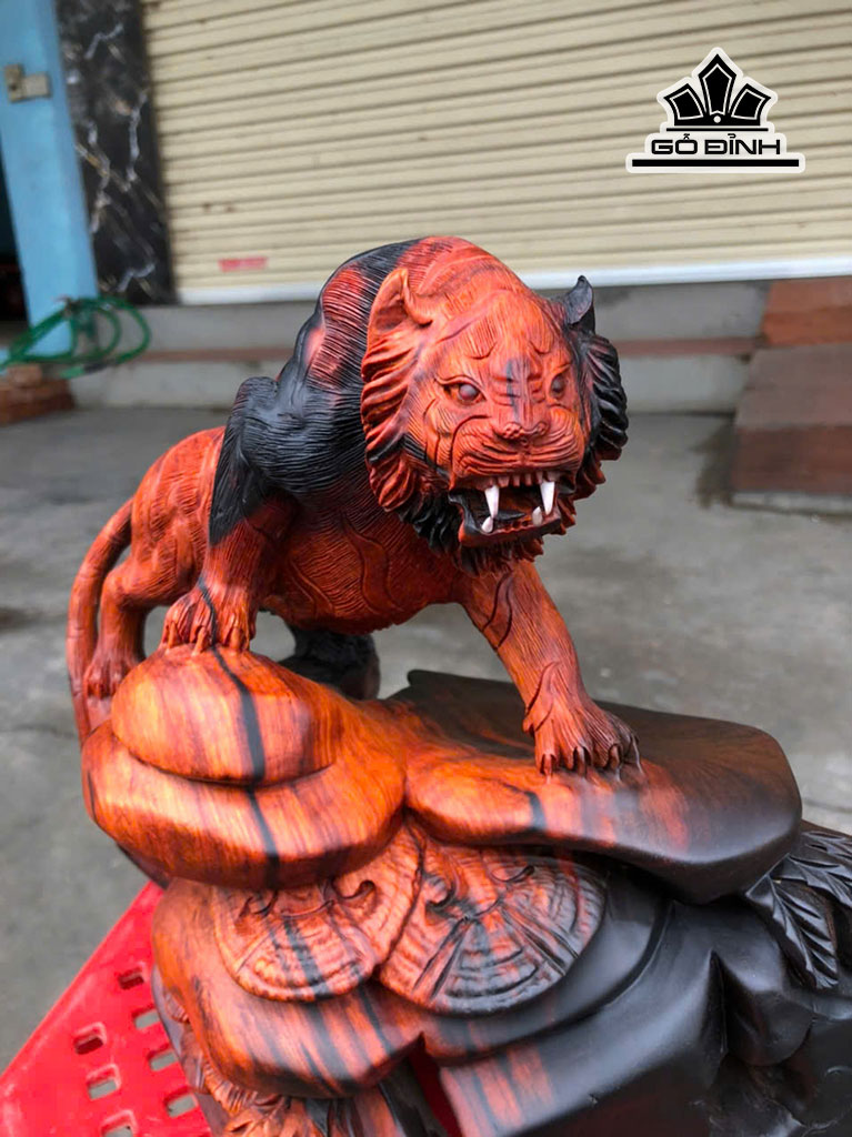 tuong-ho-phong-thuy-go-trac-cao-24-ngang-27-sau-13-cm-460954