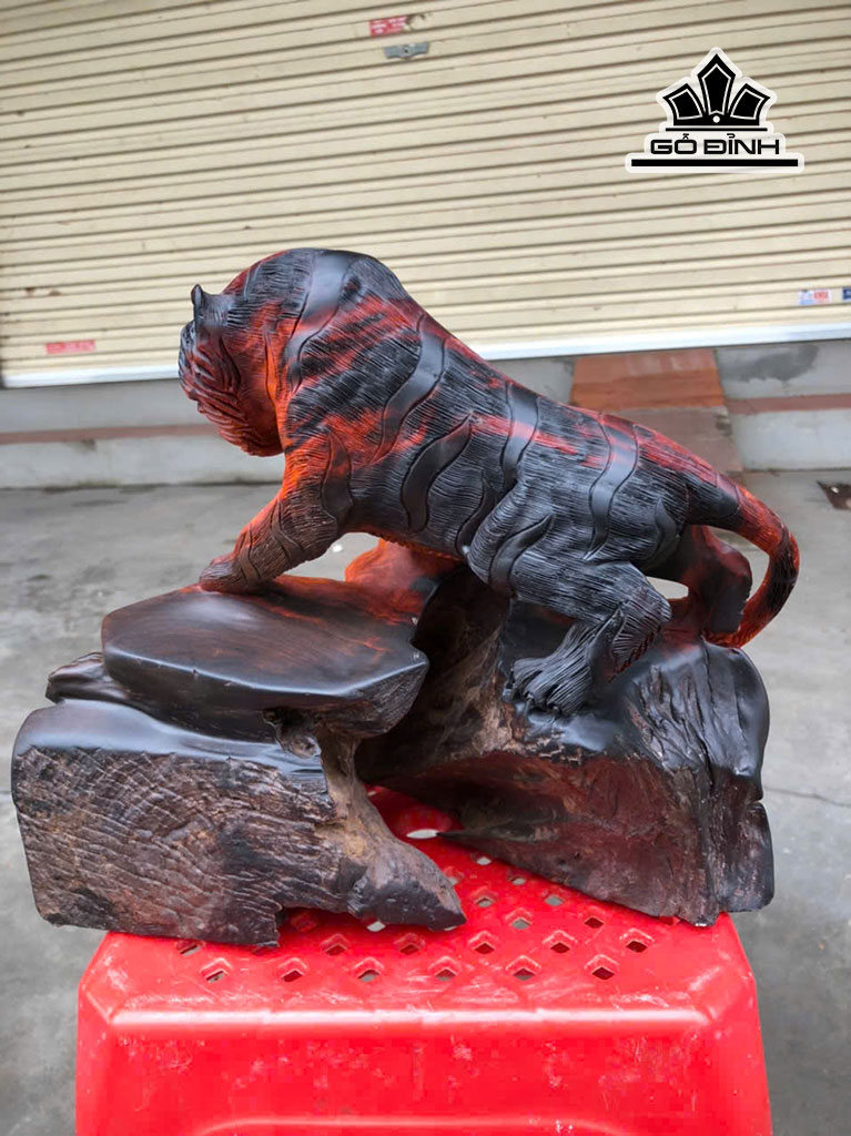 tuong-ho-phong-thuy-go-trac-cao-24-ngang-27-sau-13-cm-460955