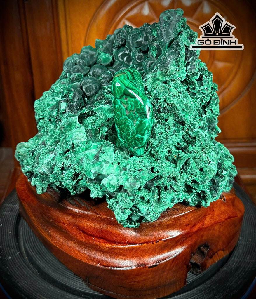 tac-pham-da-malachite-cao-21-ngang-17-cm-438kg-461251