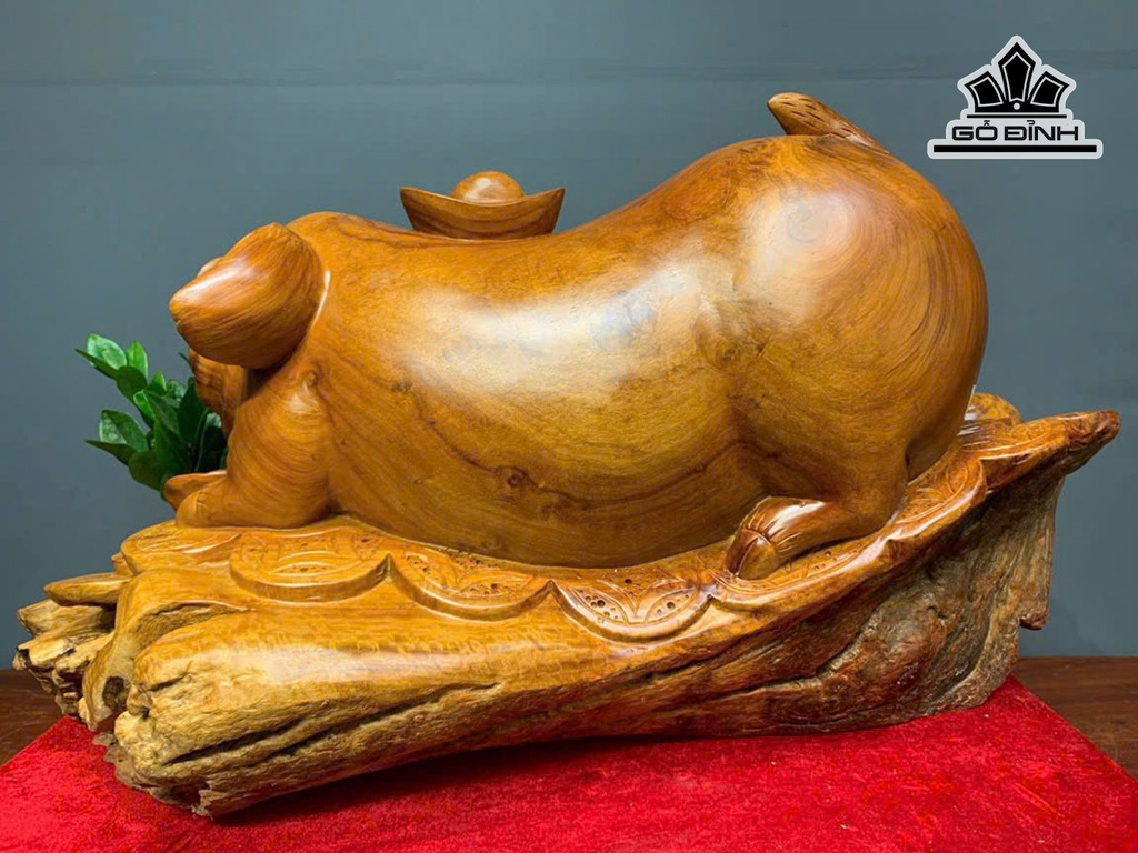 tuong-heo-go-huong-cao-43-ngang-83-sau-32-cm-461408