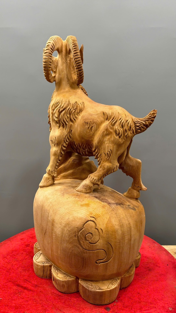 tuong-nhat-duong-go-ngoc-am-cao-61-ngang-32-sau-23-cm-12kg-461847