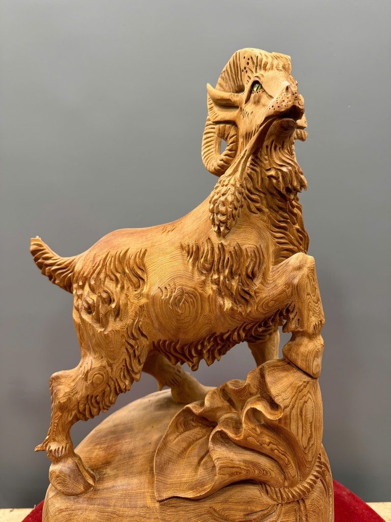 tuong-nhat-duong-go-ngoc-am-cao-61-ngang-32-sau-23-cm-12kg-461848