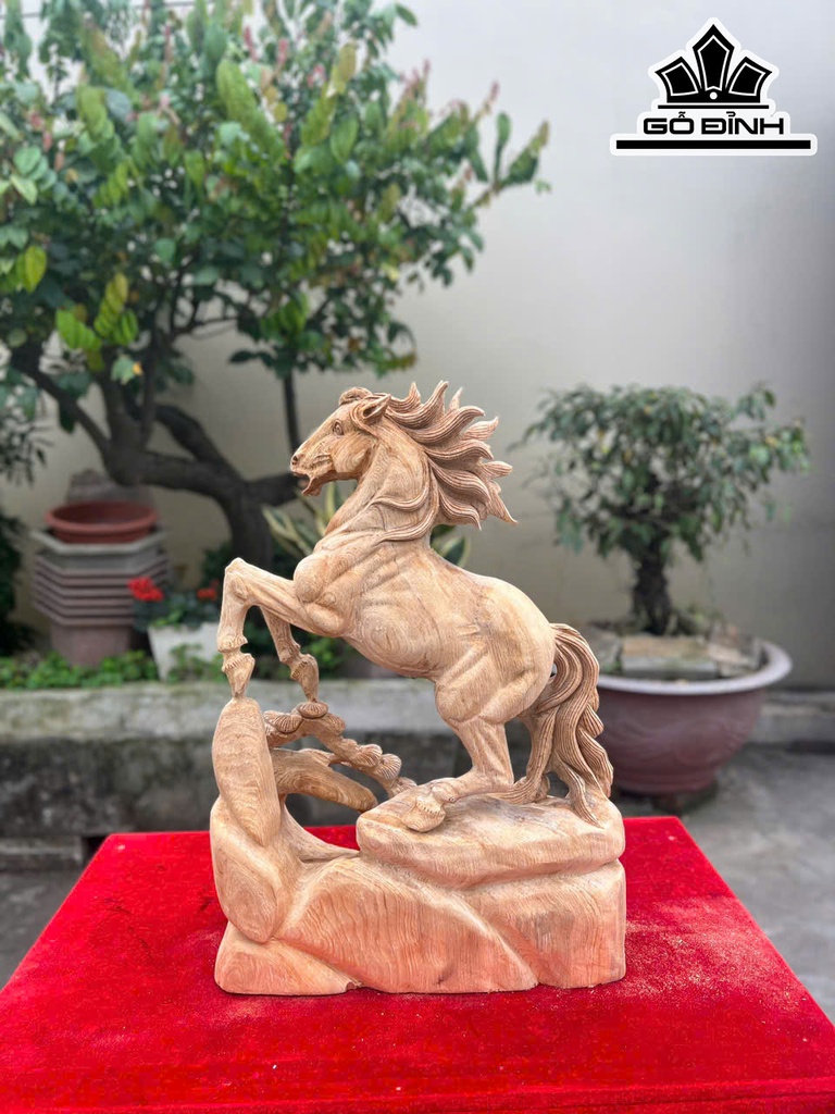 tuong-ngua-phong-thuy-nhat-ma-phi-thien-go-ngoc-am-cao-46-ngang-32-sau-14-cm-462369