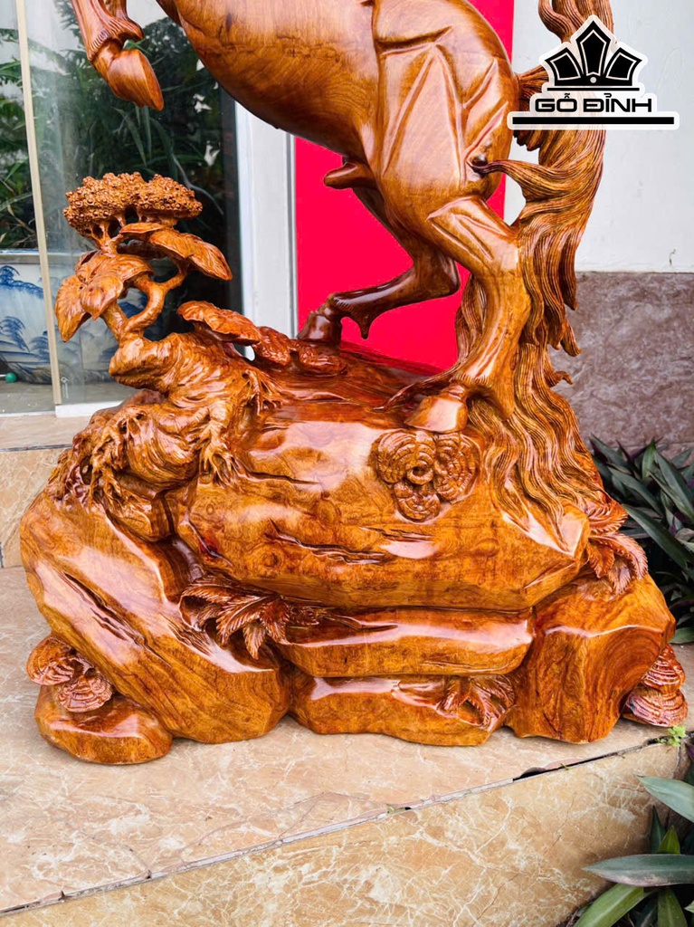tuong-ngua-phong-thuy-nhat-ma-phi-thien-go-huong-cao-90-ngang-60-sau-39-cm-45kg-462459