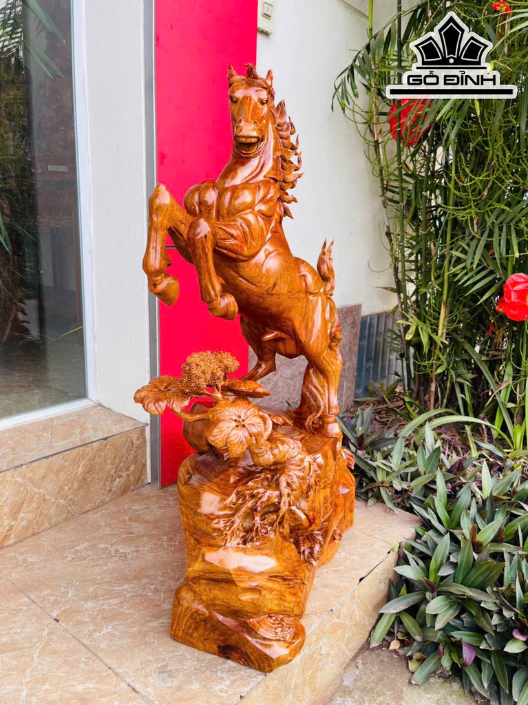 tuong-ngua-phong-thuy-nhat-ma-phi-thien-go-huong-cao-90-ngang-60-sau-39-cm-45kg-462460