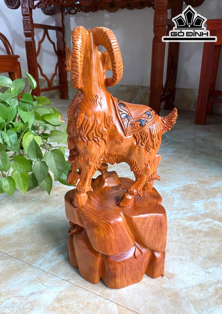 tuong-nhat-duong-go-huong-cao-44-ngang-20-sau-17-cm-463017