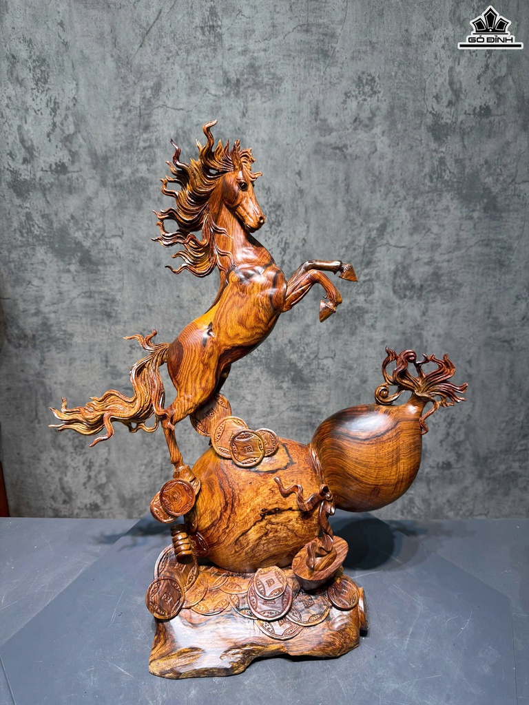 tuong-ngua-phong-thuy-nhat-ma-phi-thien-go-cam-cao-64-ngang-52-sau-20-cm-463669