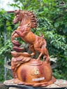 tuong-ngua-phong-thuy-nhat-ma-phi-thien-go-huong-cao-70-ngang-42-sau-30-cm-464711
