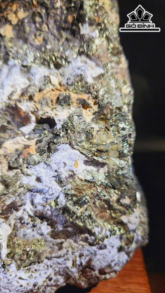 vang-gam-tinh-the-da-pyrite-cao-32-ngang-15-cm-2kg-465365