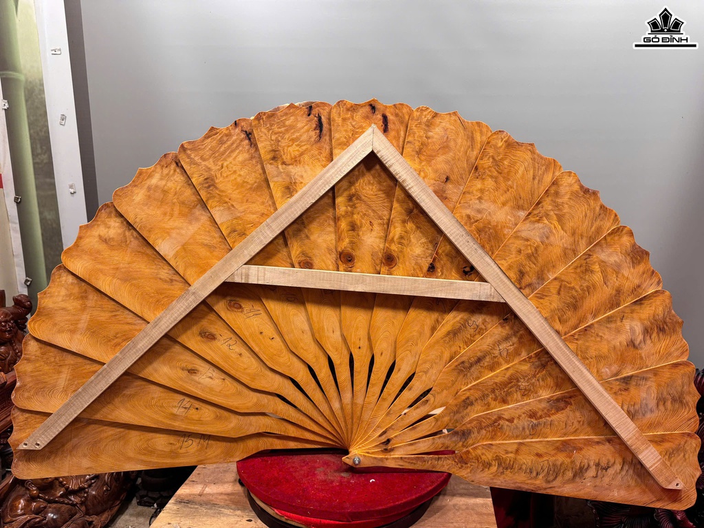 quat-treo-tuong-go-po-mu-cao-94-rong-175-cm-466383