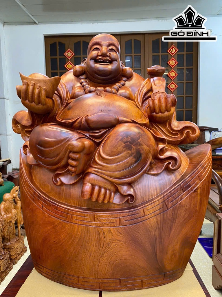 tuong-phat-di-lac-ngoi-bat-vang-go-huong-cao-68-ngang-60-sau-35-cm-466829