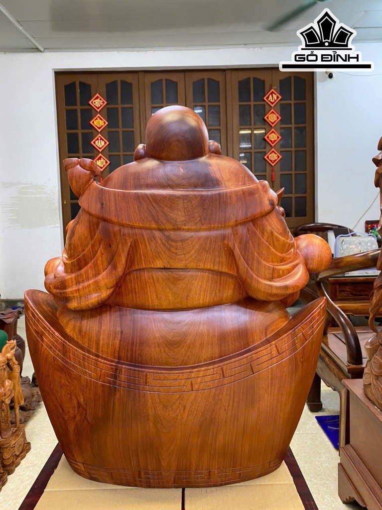 tuong-phat-di-lac-ngoi-bat-vang-go-huong-cao-68-ngang-60-sau-35-cm-466830