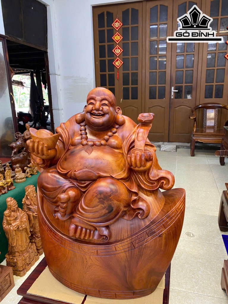 tuong-phat-di-lac-ngoi-bat-vang-go-huong-cao-68-ngang-60-sau-35-cm-466831