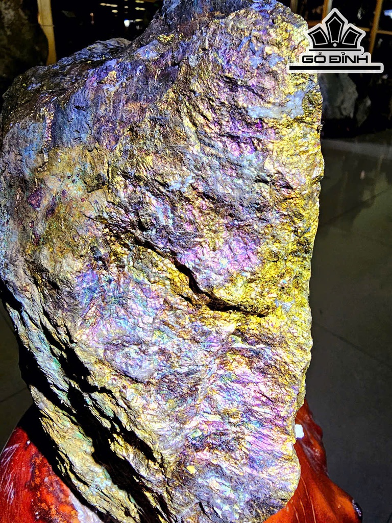 vang-gam-tinh-the-da-pyrite-cao-45-ngang-20-cm-177kg-467244