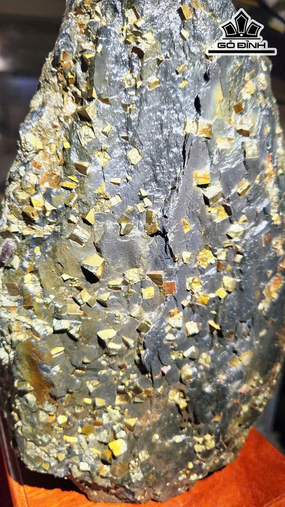 vang-gam-tinh-the-da-pyrite-cao-32-ngang-15-cm-9kg-467251