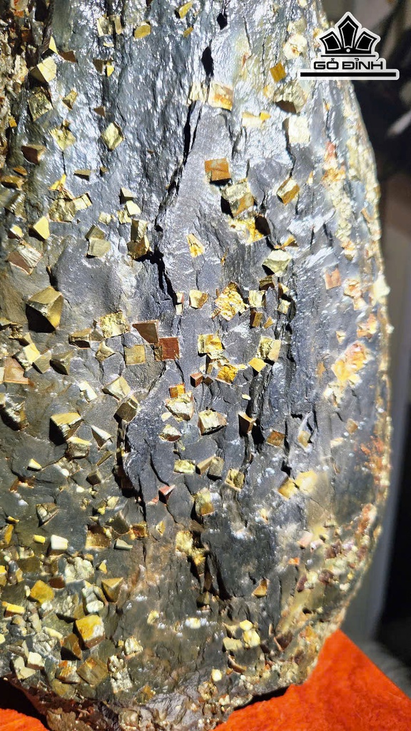 vang-gam-tinh-the-da-pyrite-cao-32-ngang-15-cm-9kg-467252