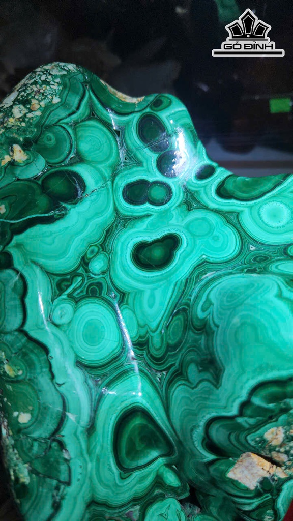 tinh-the-huyen-thoai-da-malachite-cao-ca-de-33-ngang-25-cm-11kg-467260
