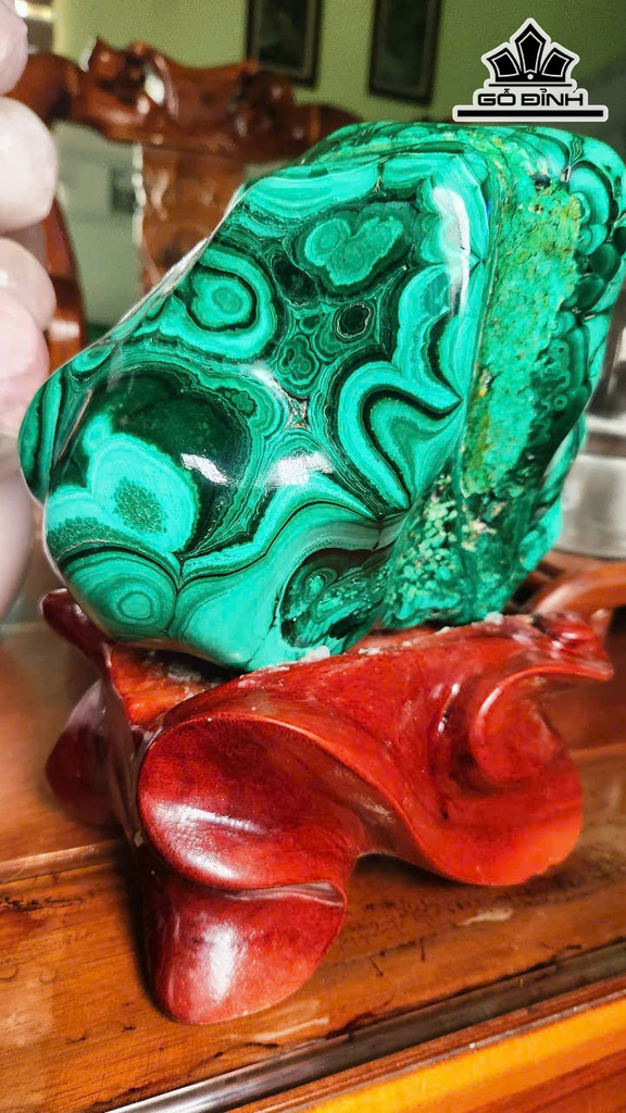 tinh-the-huyen-thoai-da-malachite-cao-ca-de-26-ngang-25-cm-83kg-467265