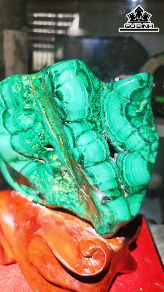 tinh-the-huyen-thoai-da-malachite-cao-ca-de-26-ngang-25-cm-83kg-467269