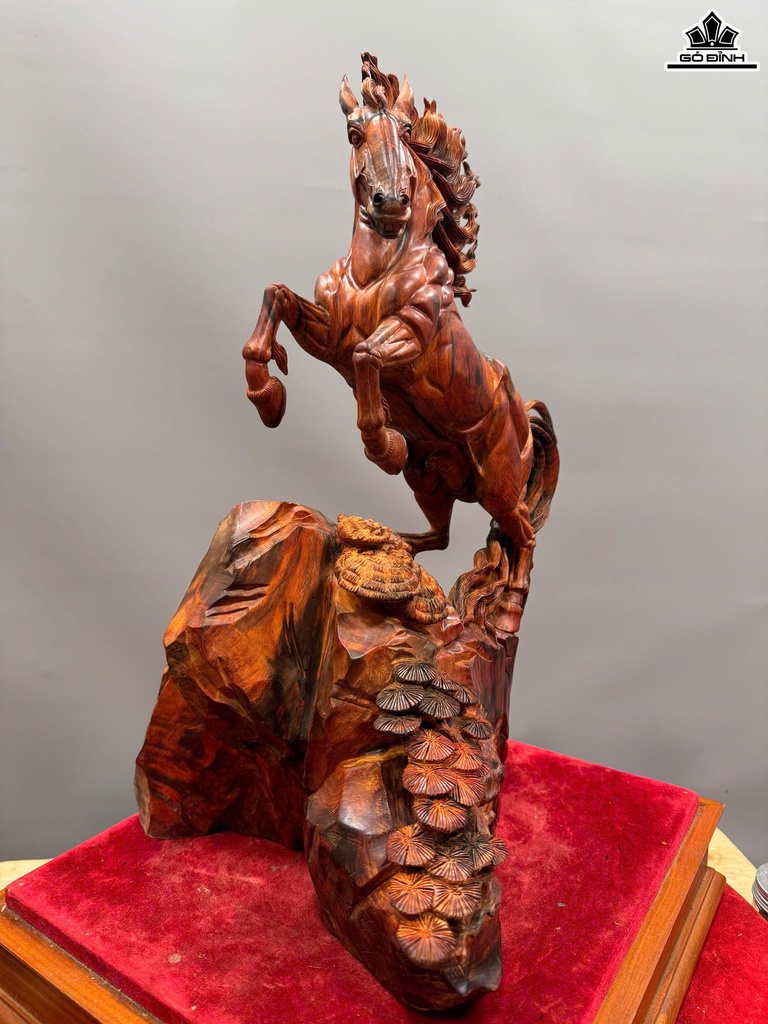 tuong-ngua-phong-thuy-nhat-ma-phi-thien-go-trac-cao-52-ngang-36-sau-31-cm-467537