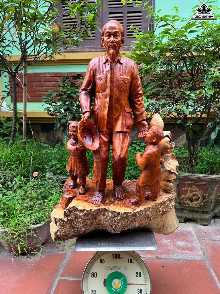 tac-pham-bac-ho-va-nhi-dong-go-nu-huong-cao-84-ngang-48-sau-30-cm-468585