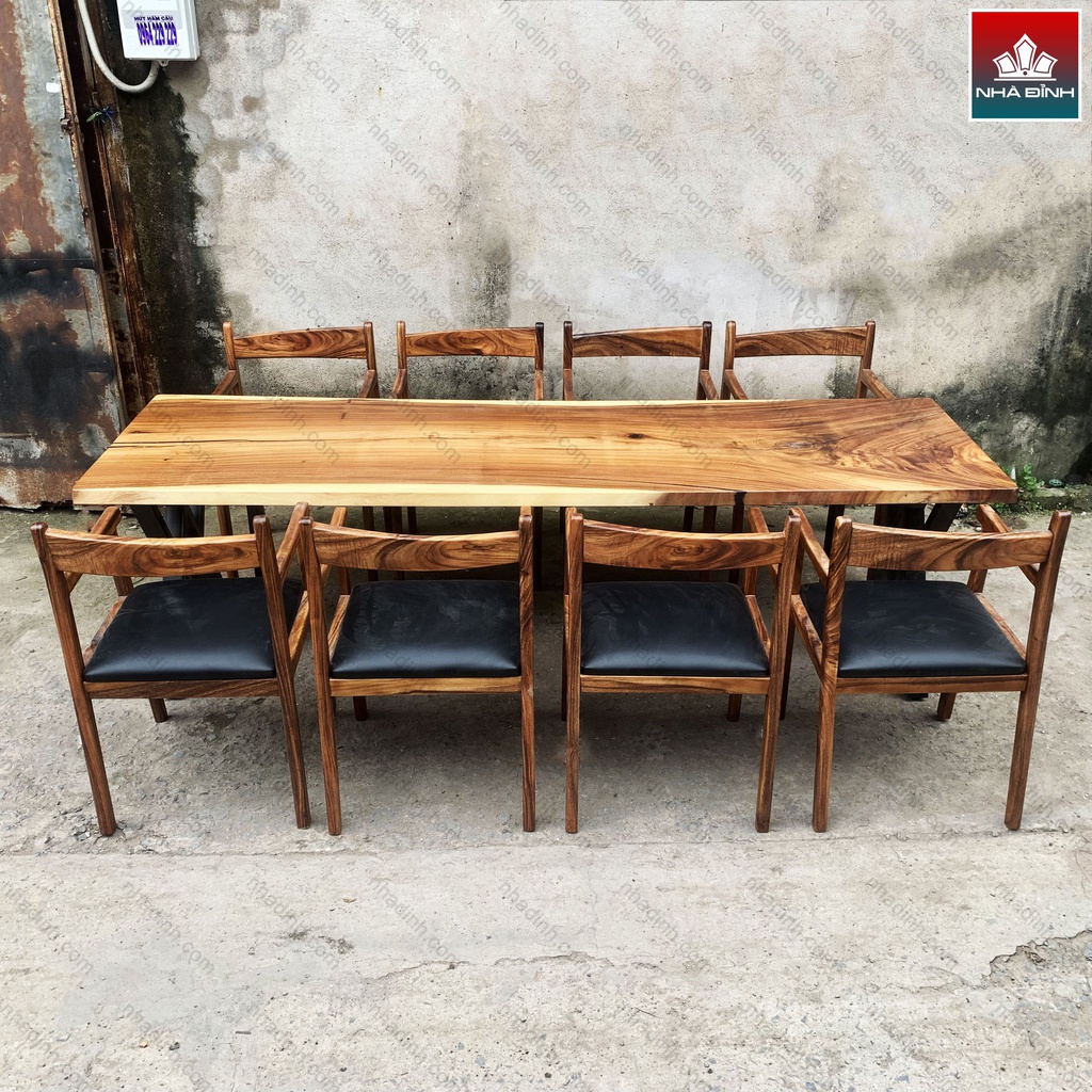 Bàn Ăn 8 Ghế Gỗ Me Tây Nguyên Khối Dài 251 Rộng 75 Cao 75 (cm)