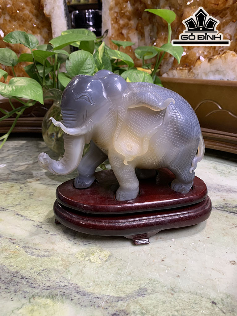 Voi Ngọc Đá Mã Não Cao 17 Ngang 18 Sâu 10 (cm) 1,9kg