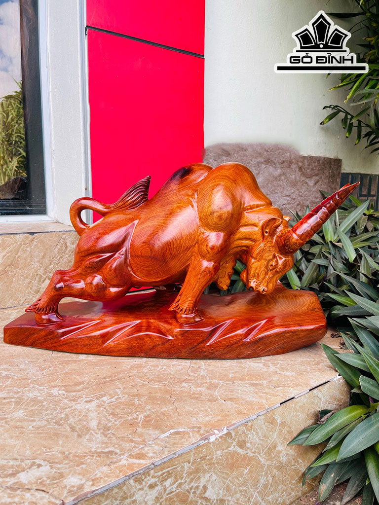 Tượng Bò Tót Gỗ Hương Cao 32 Ngang 60 Sâu 19 (cm)