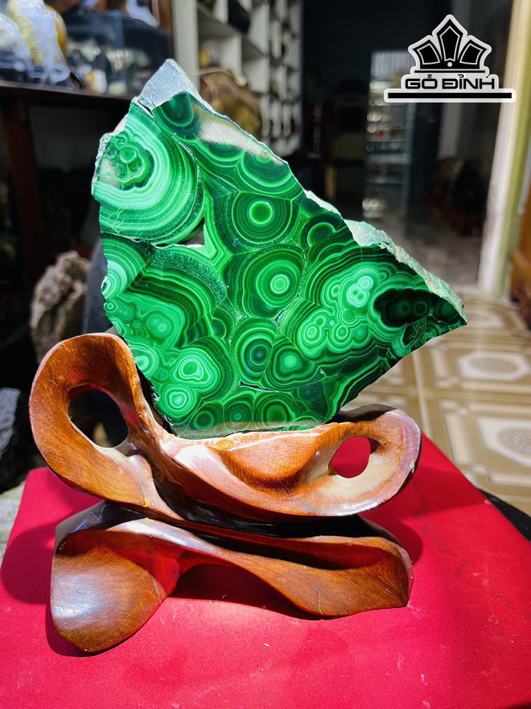 Tác Phẩm Đá Malachite Cao 20 (cm) 0,8kg
