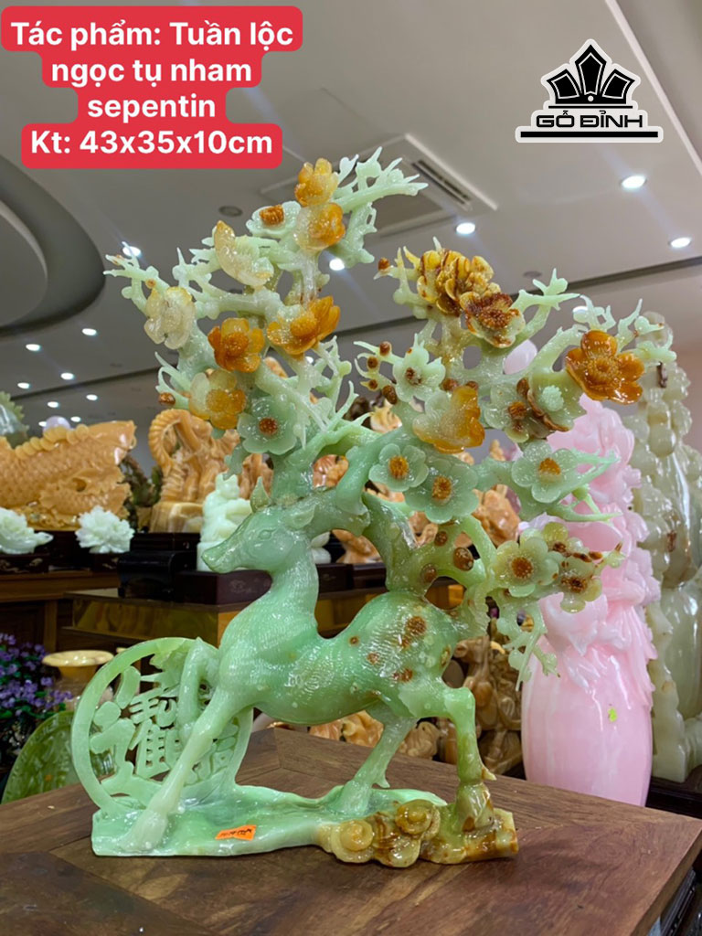 Tác Phẩm Tuần Lộc Đá Serpentine Cao 43 Ngang 35 Sâu 10 (cm)