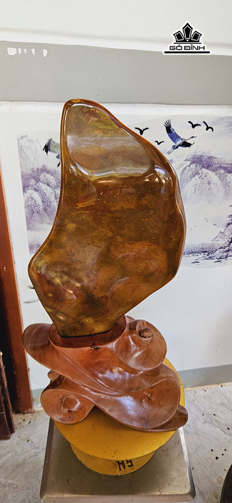 Tác Phẩm Đá Mã Não Cao 59 Ngang 25 (cm) 10kg