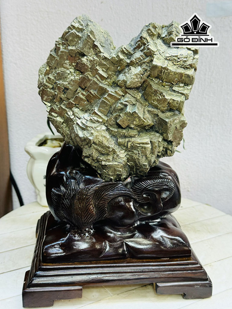 Vàng Găm Tinh Thể Đá Pyrite Cao 30 Ngang 18 (cm) 9kg