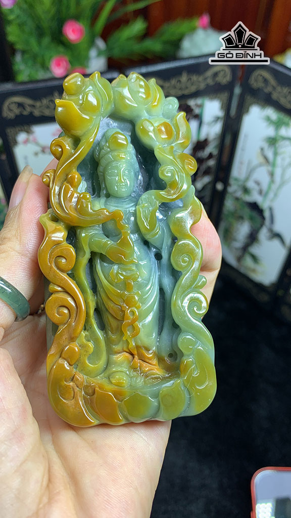 Mặt Dây Chuyền Quan Âm Đá Cẩm Thạch Pha Huyết Cao 96,1 Ngang 45,5 Sâu 15,1 (mm) 149,2g
