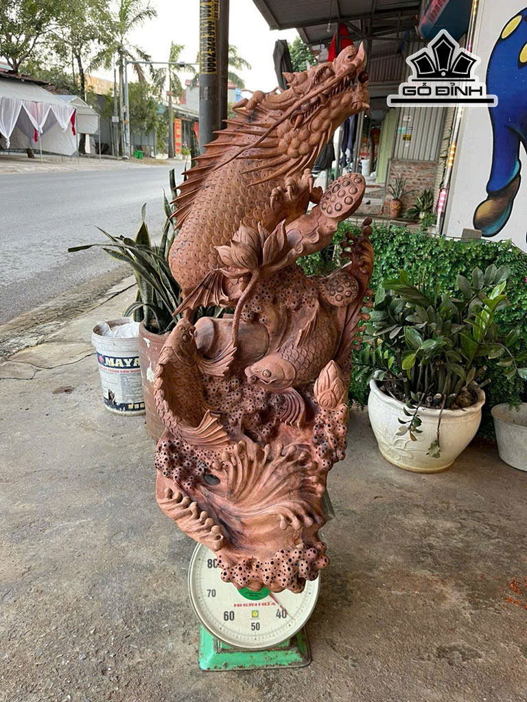 Tượng Cá Chép Hóa Rồng Gỗ Hương Cao 89 Ngang 48 Sâu 55 (cm)
