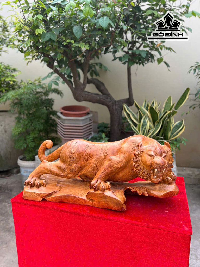 Tượng Hổ Phong Thủy Gỗ Hương Cao 24 Ngang 54 Sâu 19 (cm)