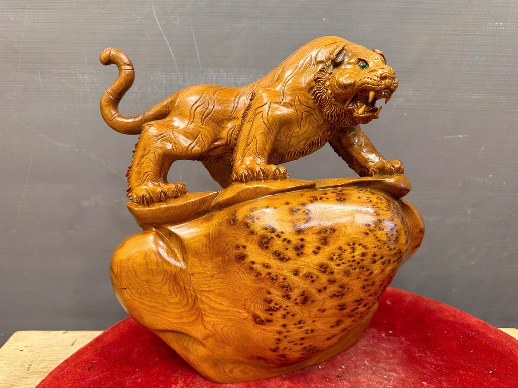 Tượng Hổ Phong Thủy Gỗ Nu Ngọc Am Cao 34 Ngang 33 Sâu 17 (cm)