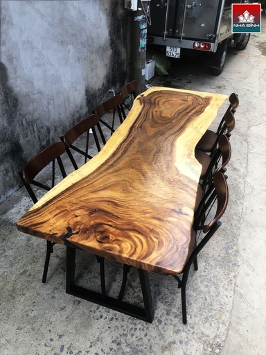 Bàn Gỗ Me Tây Nguyên Khối Dài 234,5 Rộng 82-67-72 Dày 5 Cao 75(cm)