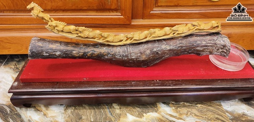 Tượng Ngựa Phong Thủy (Bát Mã) Gỗ Hoàng Đàn Cao 13 Ngang 53 Sâu 4 (cm)