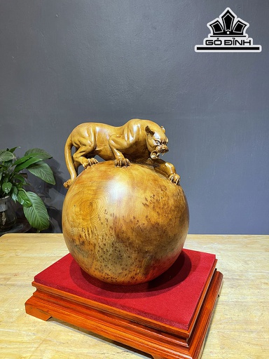 Tượng Báo Săn Mồi Gỗ Nu Ngọc Am Cao 30 Ngang 30 Sâu 26 Kỷ Cao 39 (cm)