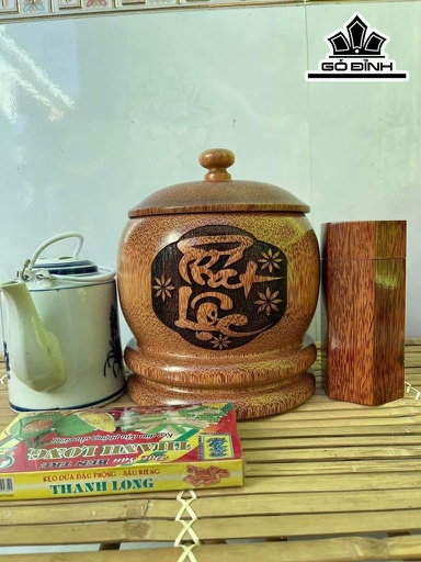 Vỏ Bình Giữ Nhiệt Nắp Nút Khắc Chữ Phát Lộc Gỗ Dừa Loại 1,5 Lít