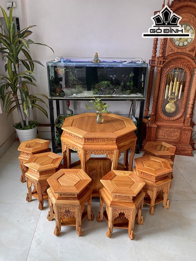 Bộ Đôn Lục Lăng Gỗ Gõ Bàn Cao 70 Mặt Bàn Rộng 81 Ghế Cao 43 Mặt Ghế Rộng 36 (cm)