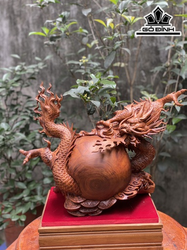 Tượng Nhất Long Vờn Ngọc Gỗ Sưa Cao 34 Ngang 50 Sâu 24 (cm)