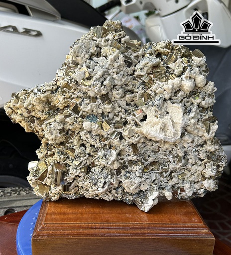 Vàng Găm Tinh Thể Đá Pyrite Cao 26 Ngang 27 (cm) 5,6kg Riêng Đá Nặng 4,75kg