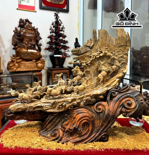 Tượng Bát Mã Gỗ Hoàng Đàn Cao 37 Ngang 50 Sâu 15 (cm)