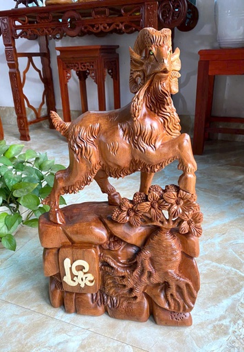 Tượng Dê Phong Thủy Gỗ Ngọc Am Cao 59 Ngang 35 Sâu 16 (cm)