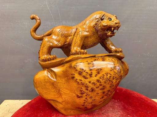 Tượng Hổ Phong Thủy Gỗ Nu Ngọc Am Cao 34 Ngang 33 Sâu 17 (cm)
