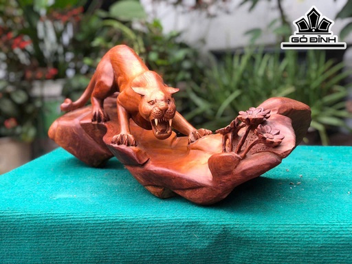 Tượng Báo Săn Mồi Gỗ Hương Cao 25 Ngang 56 Sâu 22 (cm)