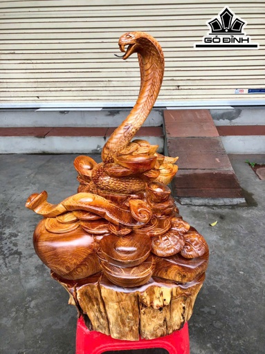 Tượng Rắn Phong Thủy Gỗ Hương Cao 56 Ngang 36 Sâu 36 (cm)