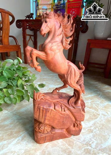 Tượng Ngựa Phong Thủy (Nhất Mã Phi Thiên) Gỗ Hương Cao 60 Ngang 27 Sâu 14 (cm)
